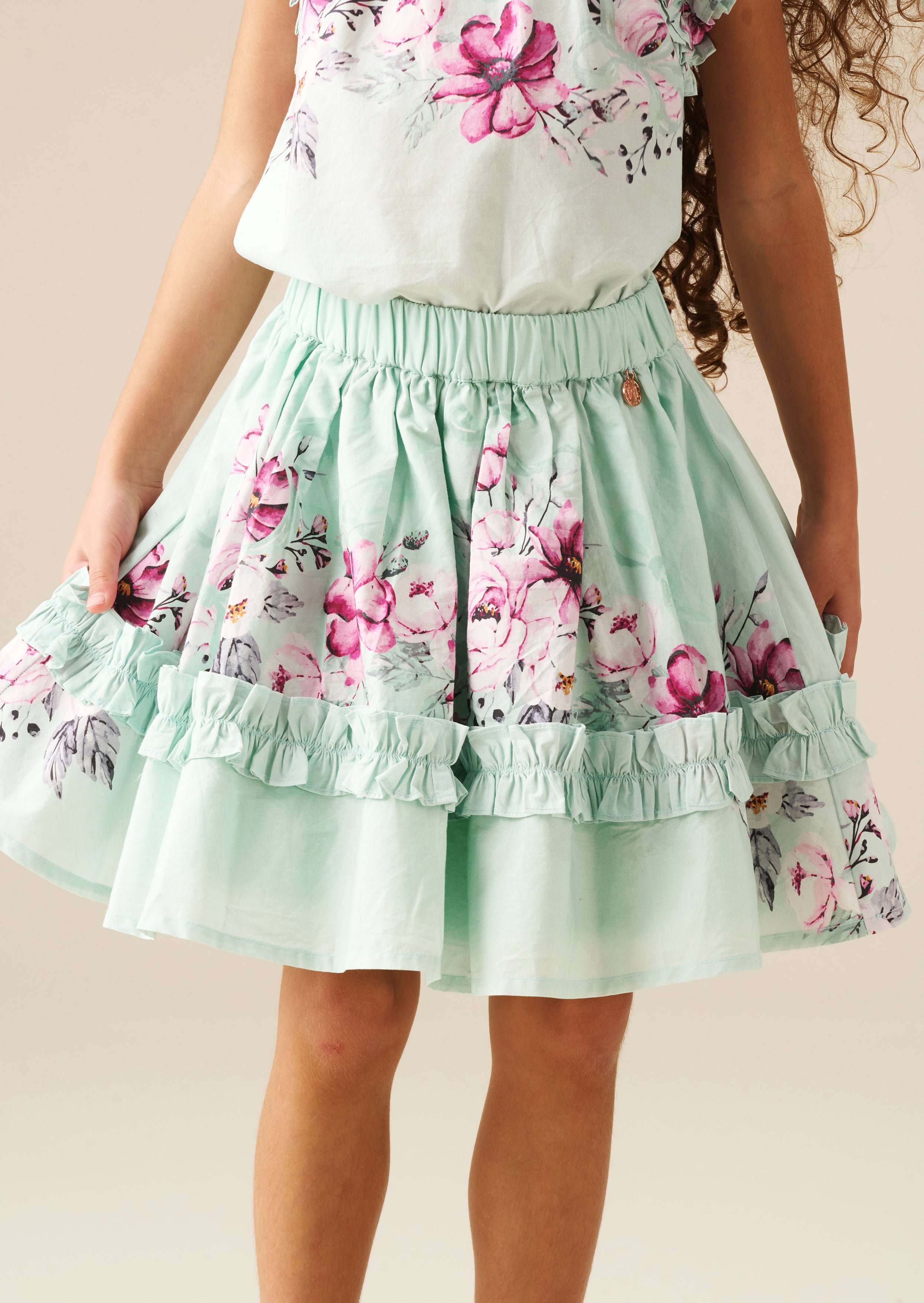 تنورة نينا بحافة كشكش