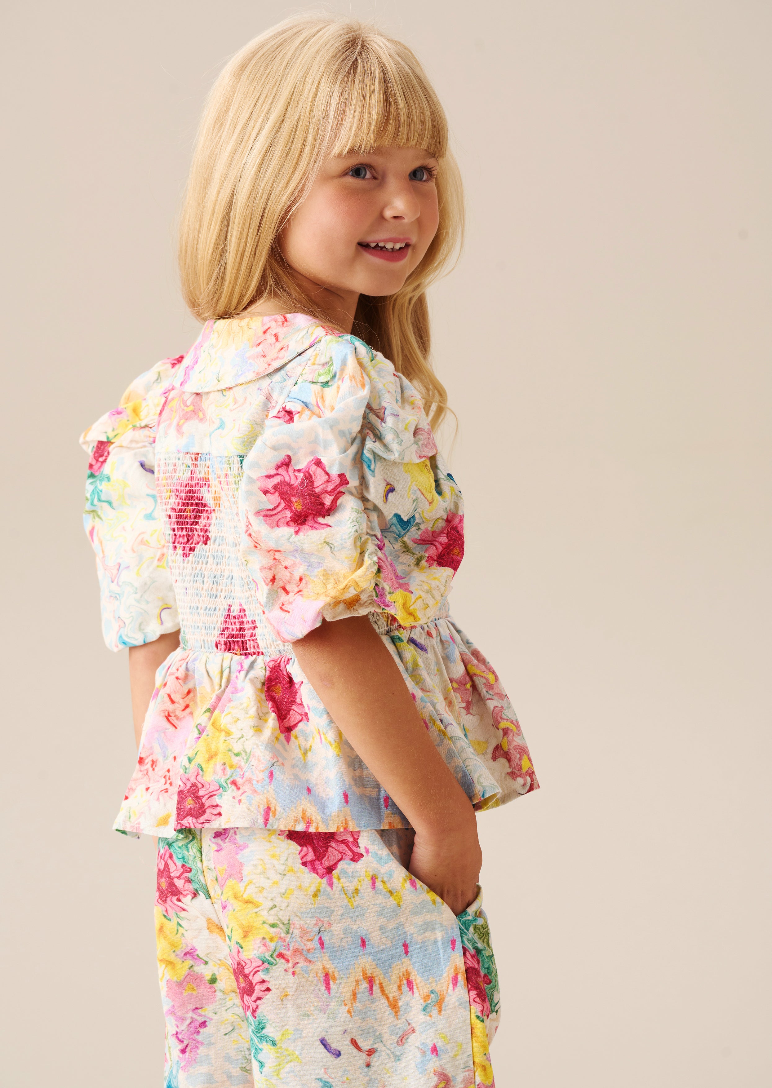 بلوزة أورلا متعددة الألوان بياقة بيتر بان مطرزة