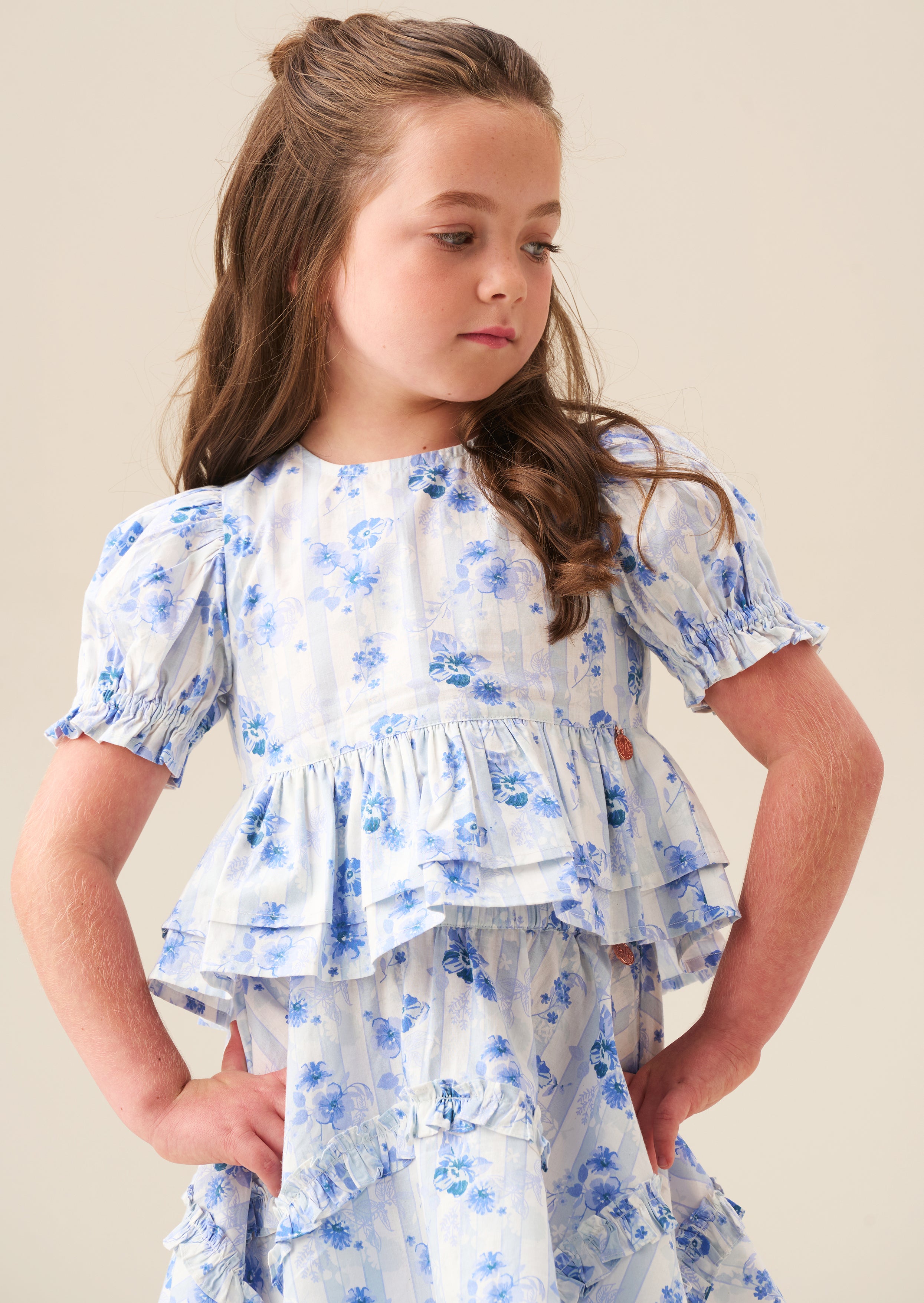 بلوزة بيا فلورال بتفصيل ربطة وبيبلوم