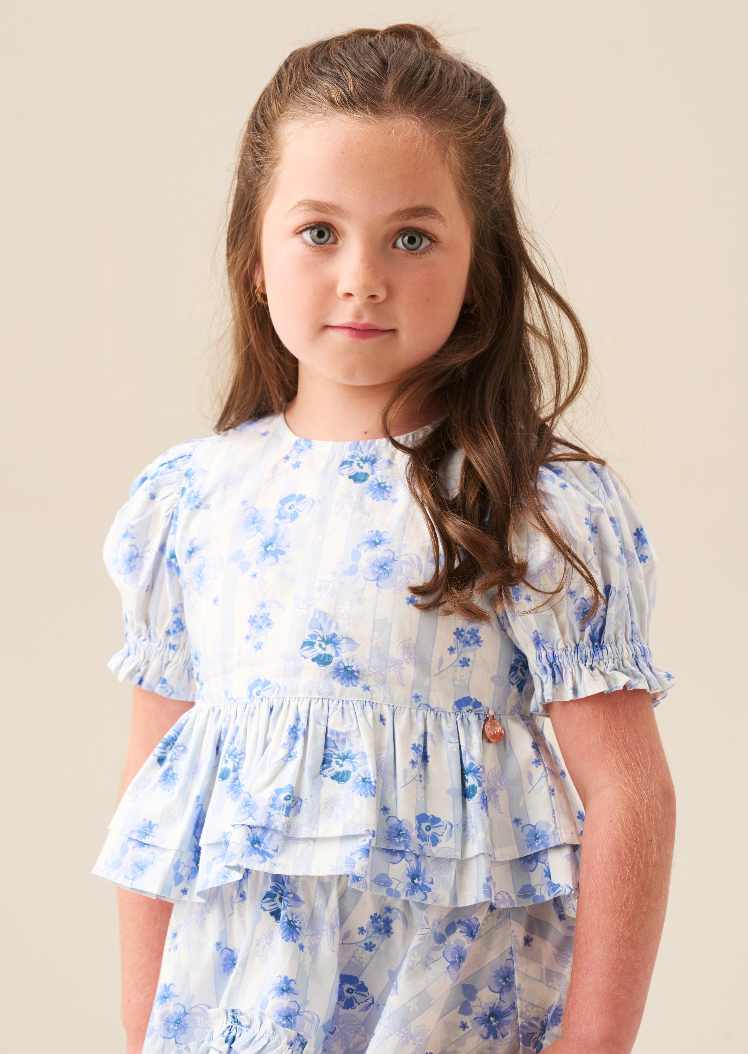 بلوزة بيا فلورال بتفصيل ربطة وبيبلوم