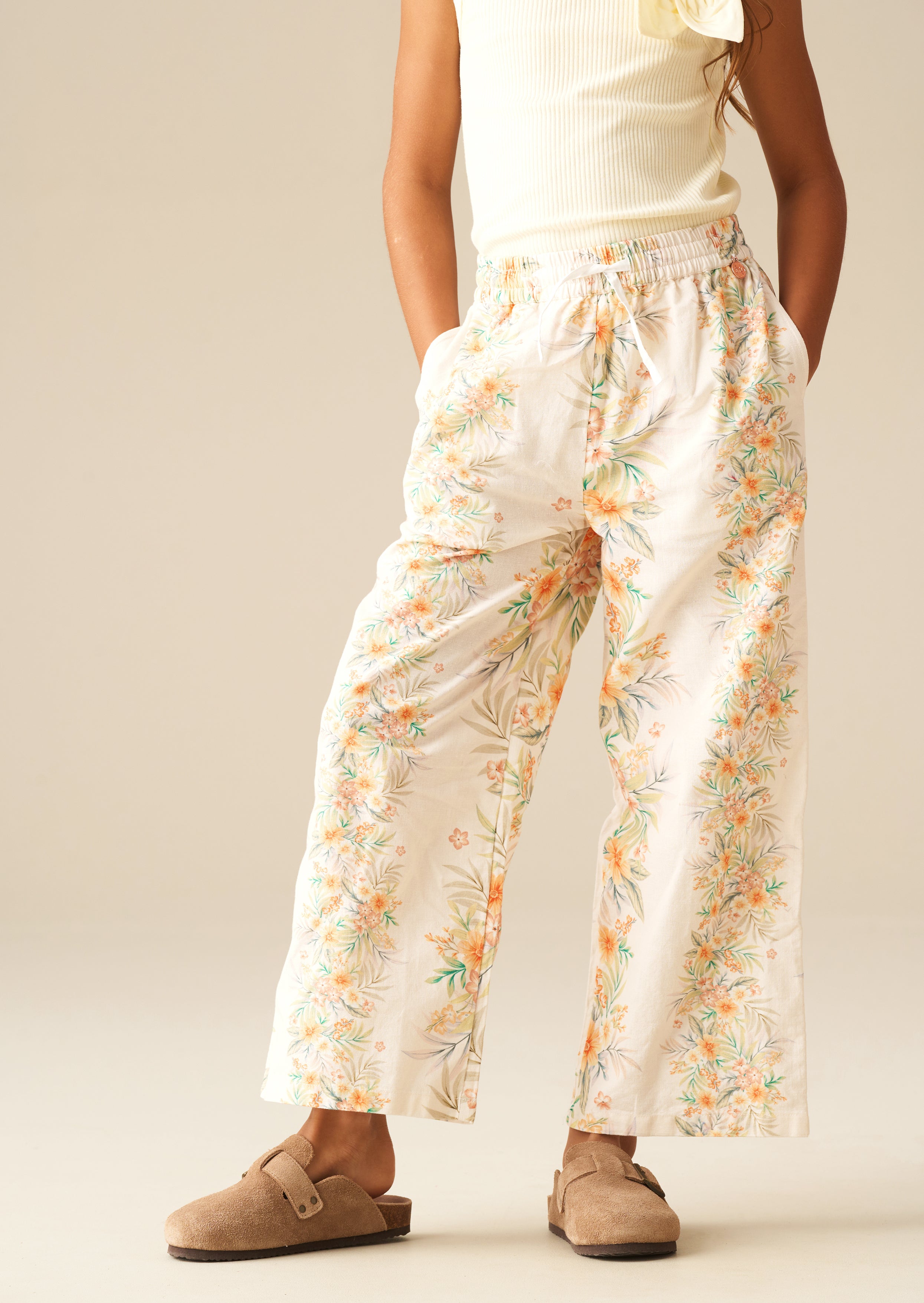 بنطلون بخصر مربوط بطبعة زهور البريمروز