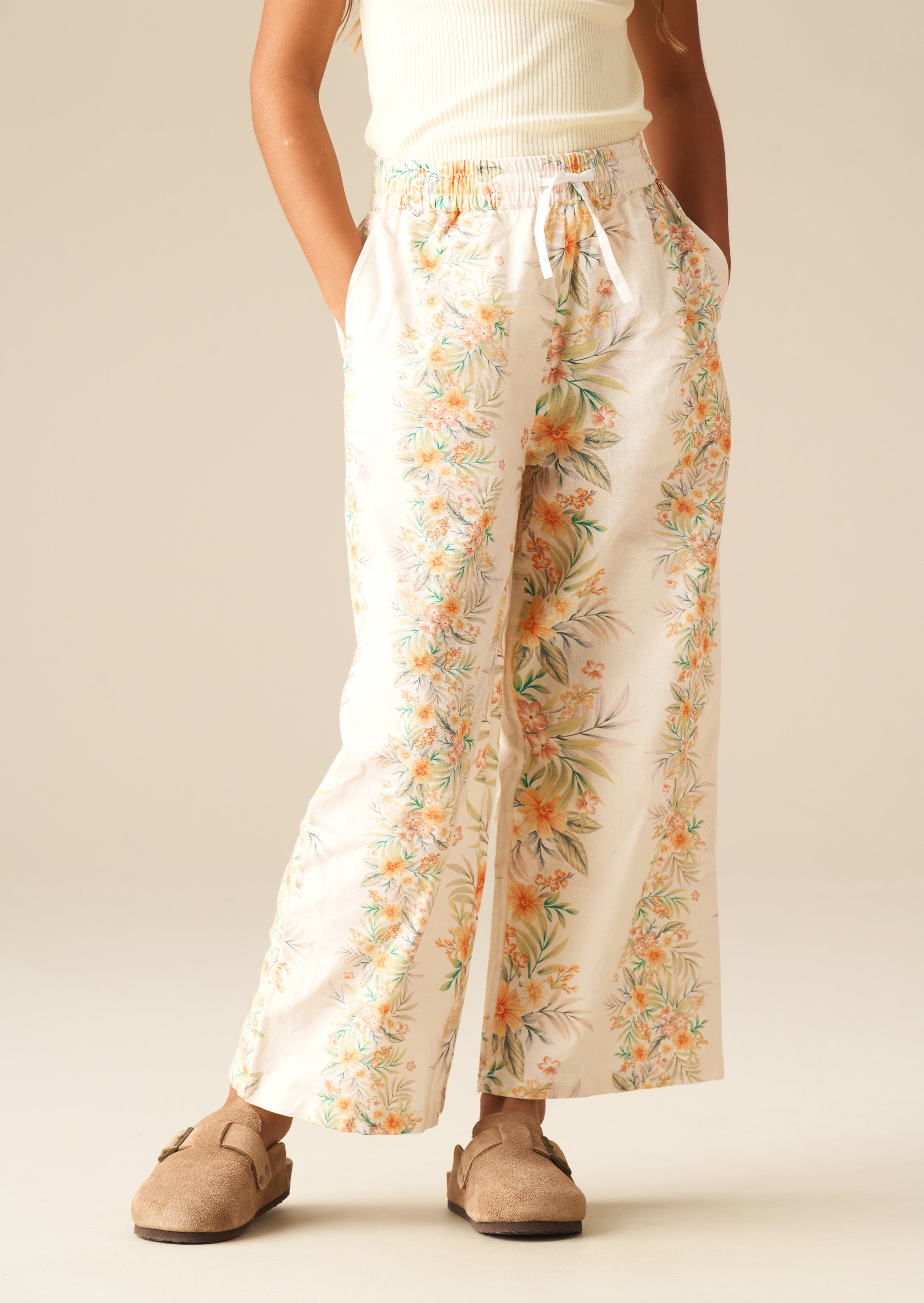 بنطلون بخصر مربوط بطبعة زهور البريمروز