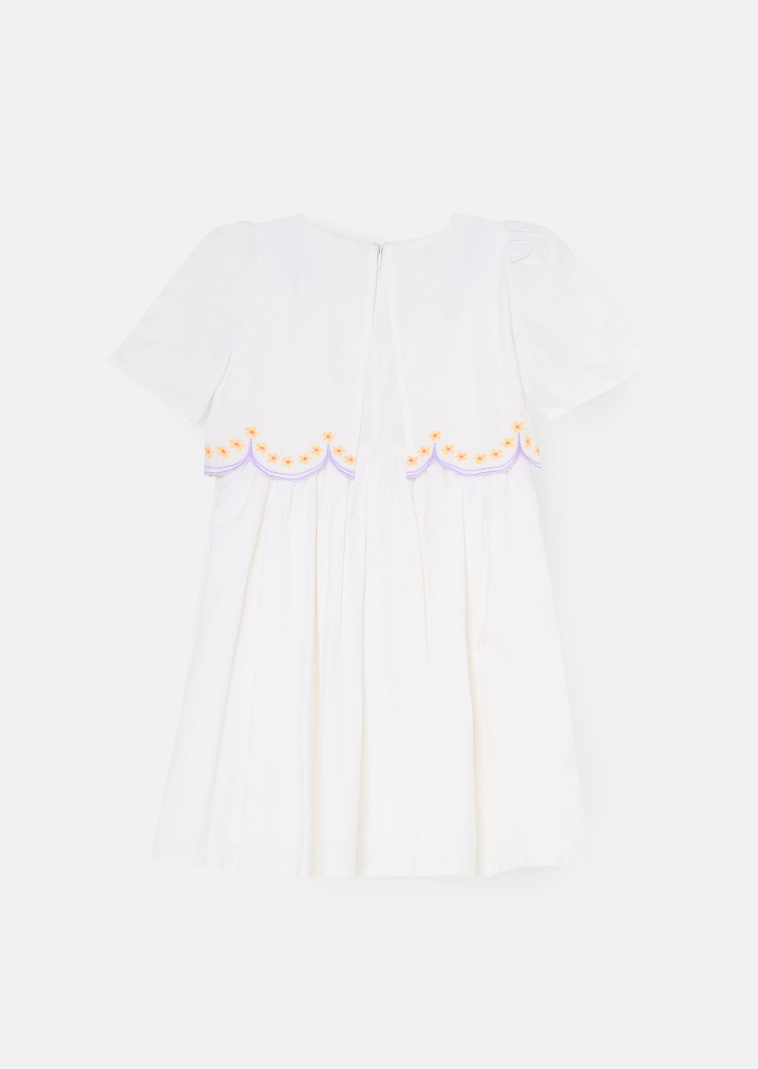 فستان جابي المطرز بالزهور