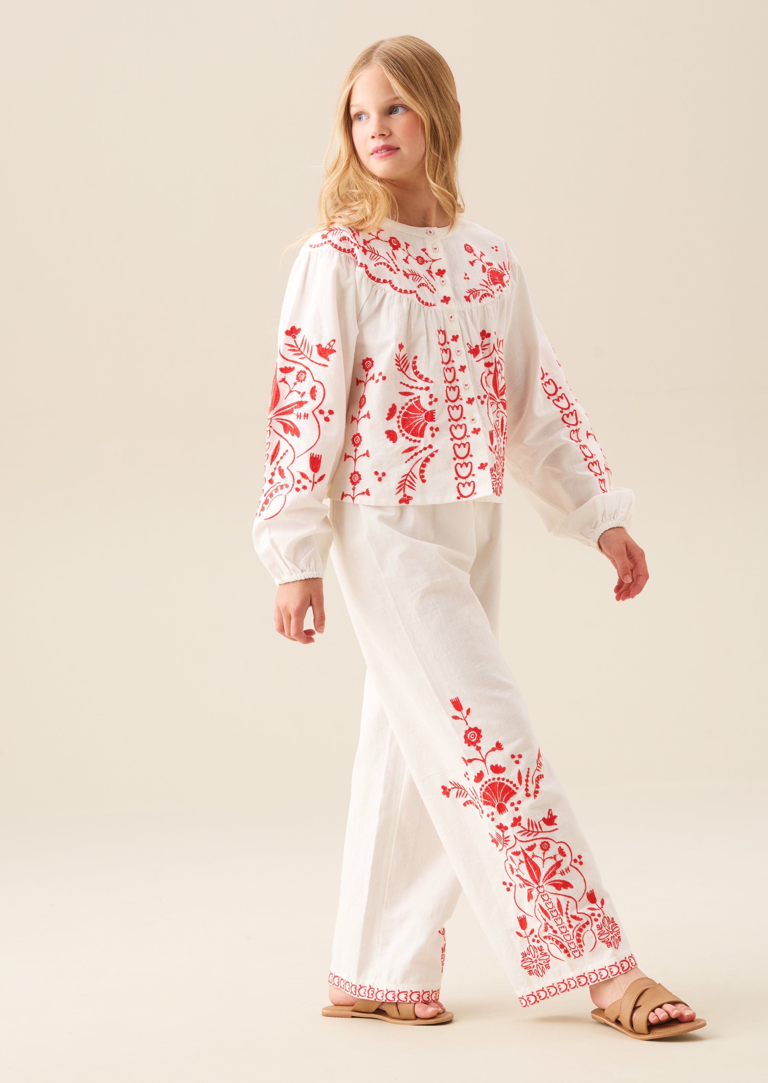 بنطلون بيبا المطرز بحزام عند الخصر