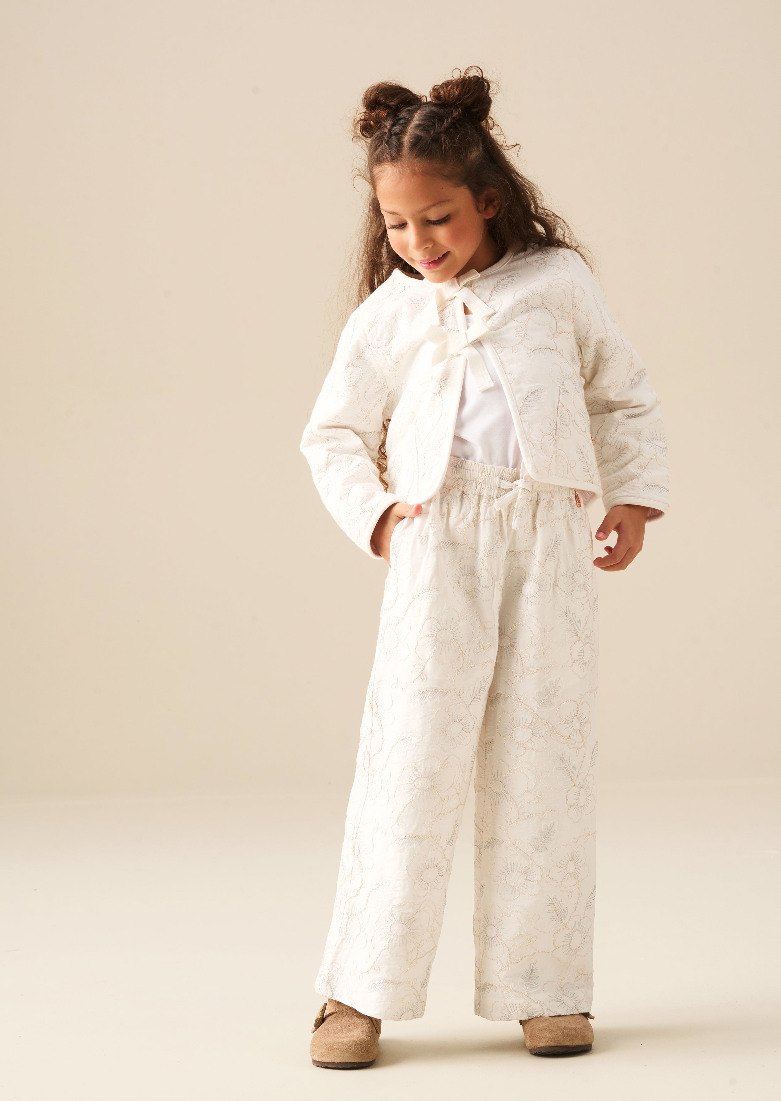 بنطلون خصر مربوط مطرز بنقشة أزهار أورورا