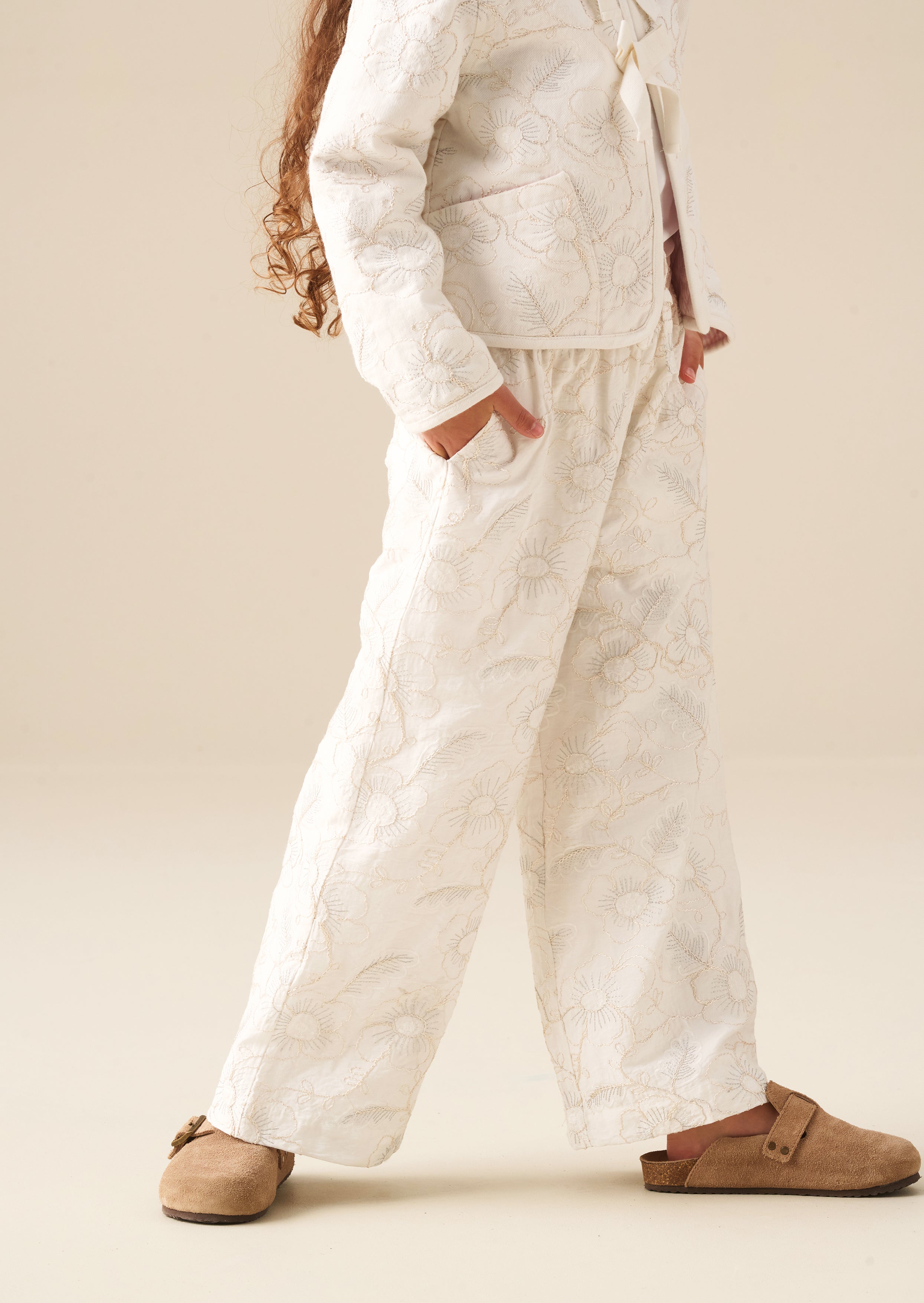 بنطلون خصر مربوط مطرز بنقشة أزهار أورورا