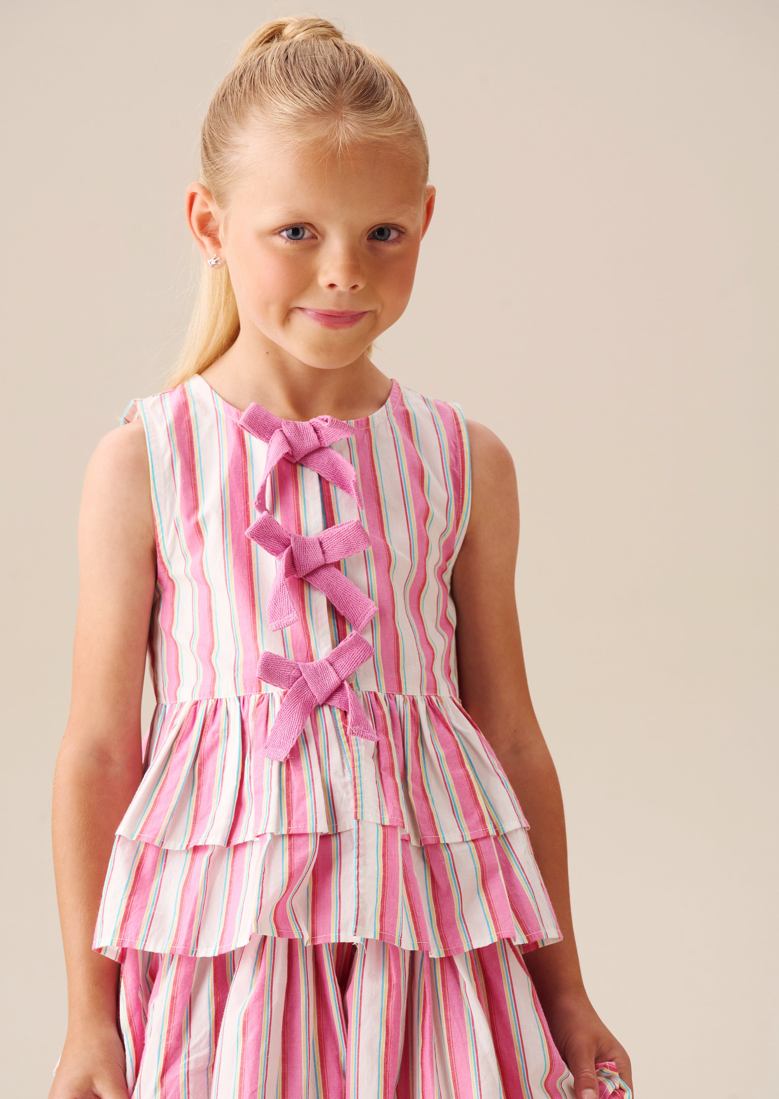 قميص صدرية تامي مخطط مع ربطة عنق أمامية عند الخصر