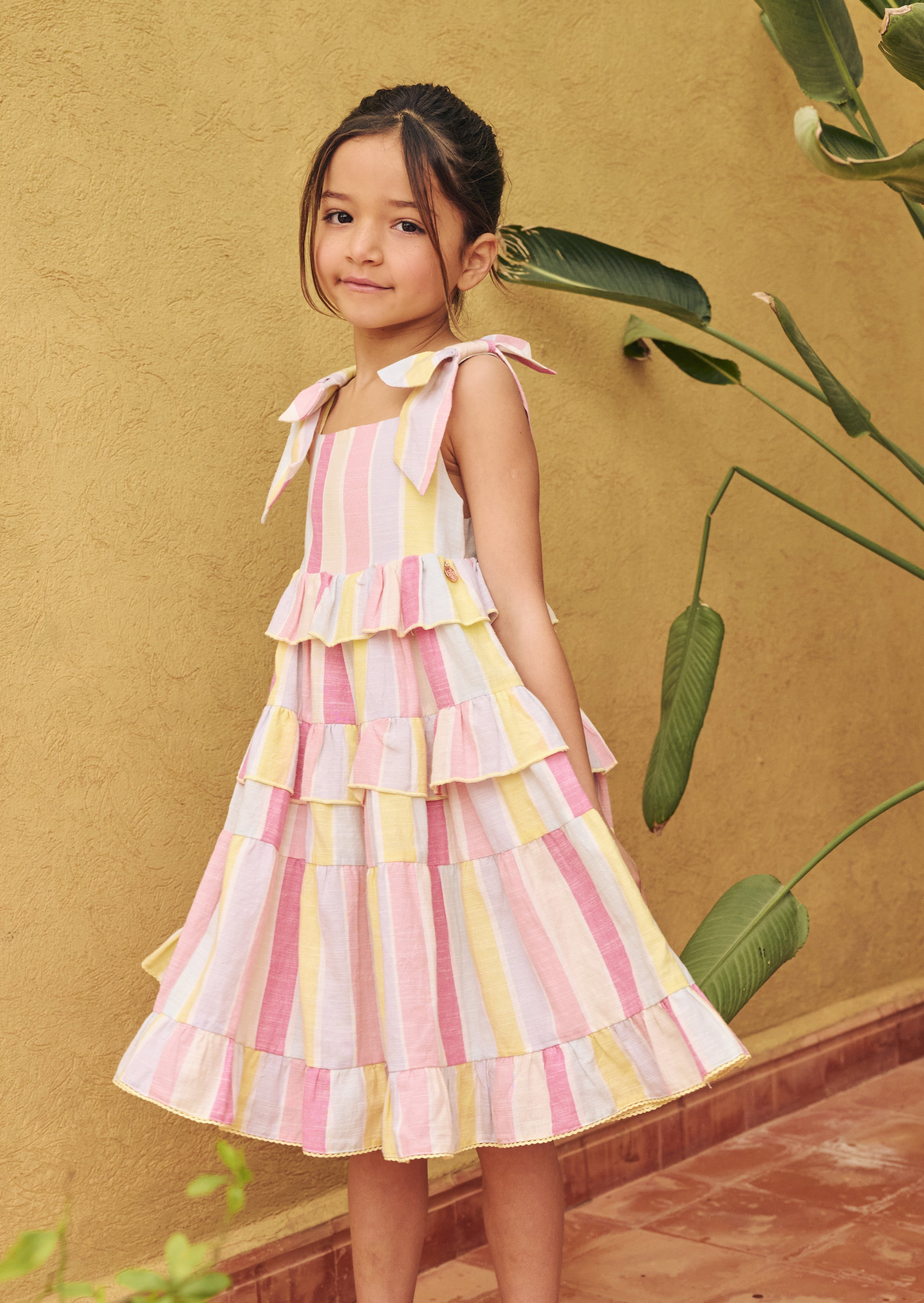 فستان نولا مخطط بألوان الباستيل متعدد الطبقات