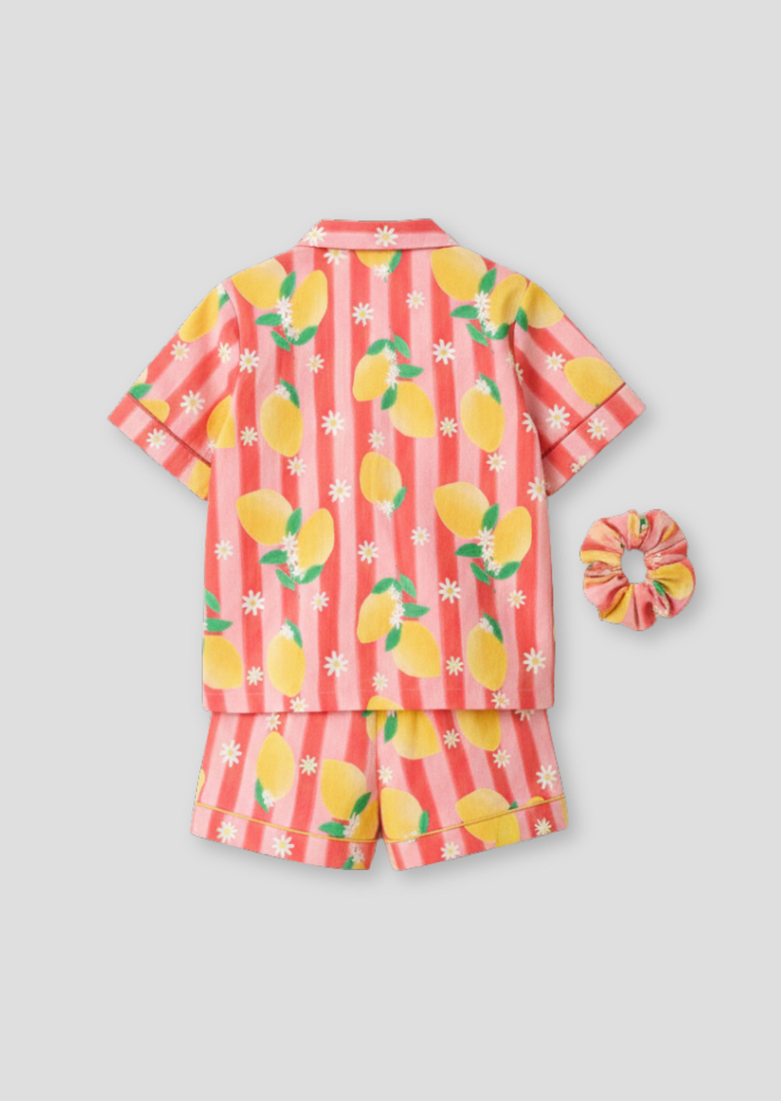 قميص وبيجاما قصيرة بطبعة الليمون من كابري