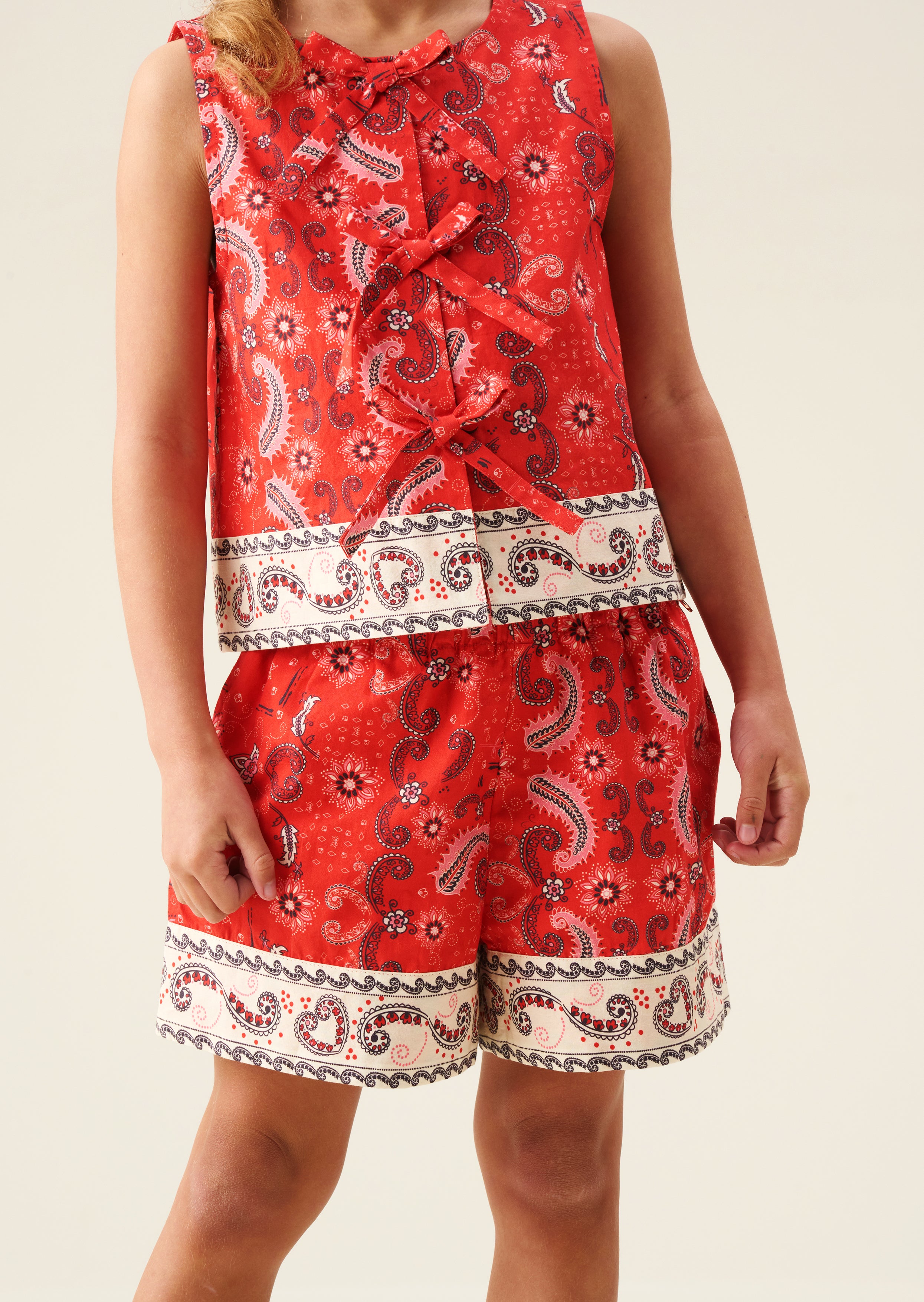 شورت بطبعة رباط الرأس آفا