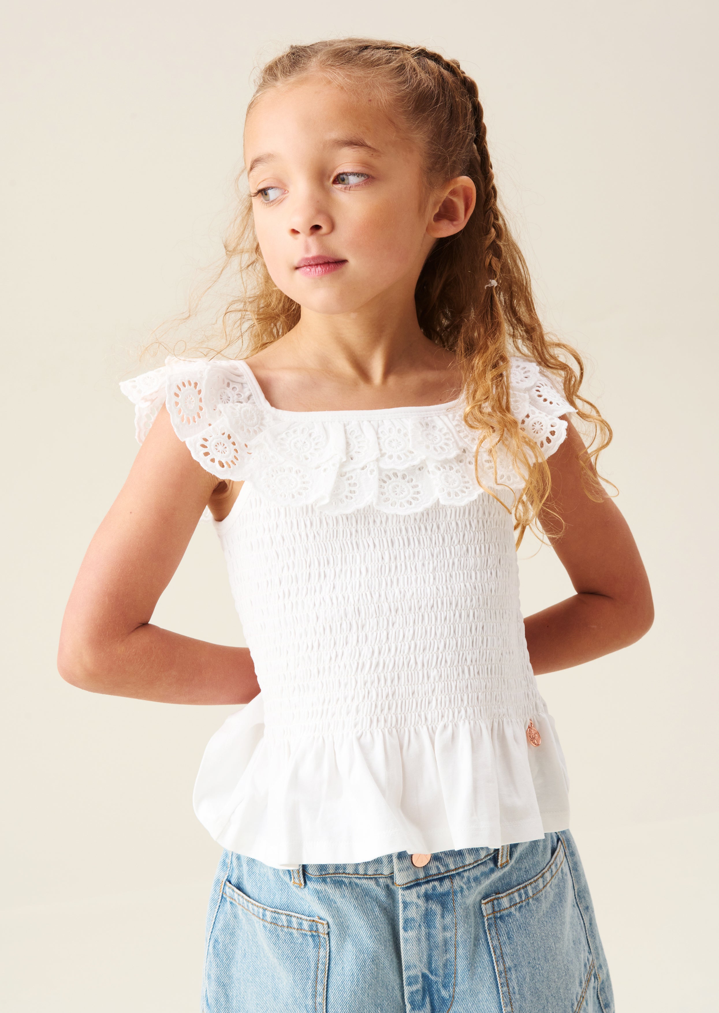 Charlie Stickerei Rüschengesäumtes gerafftes Weste-Oberteil