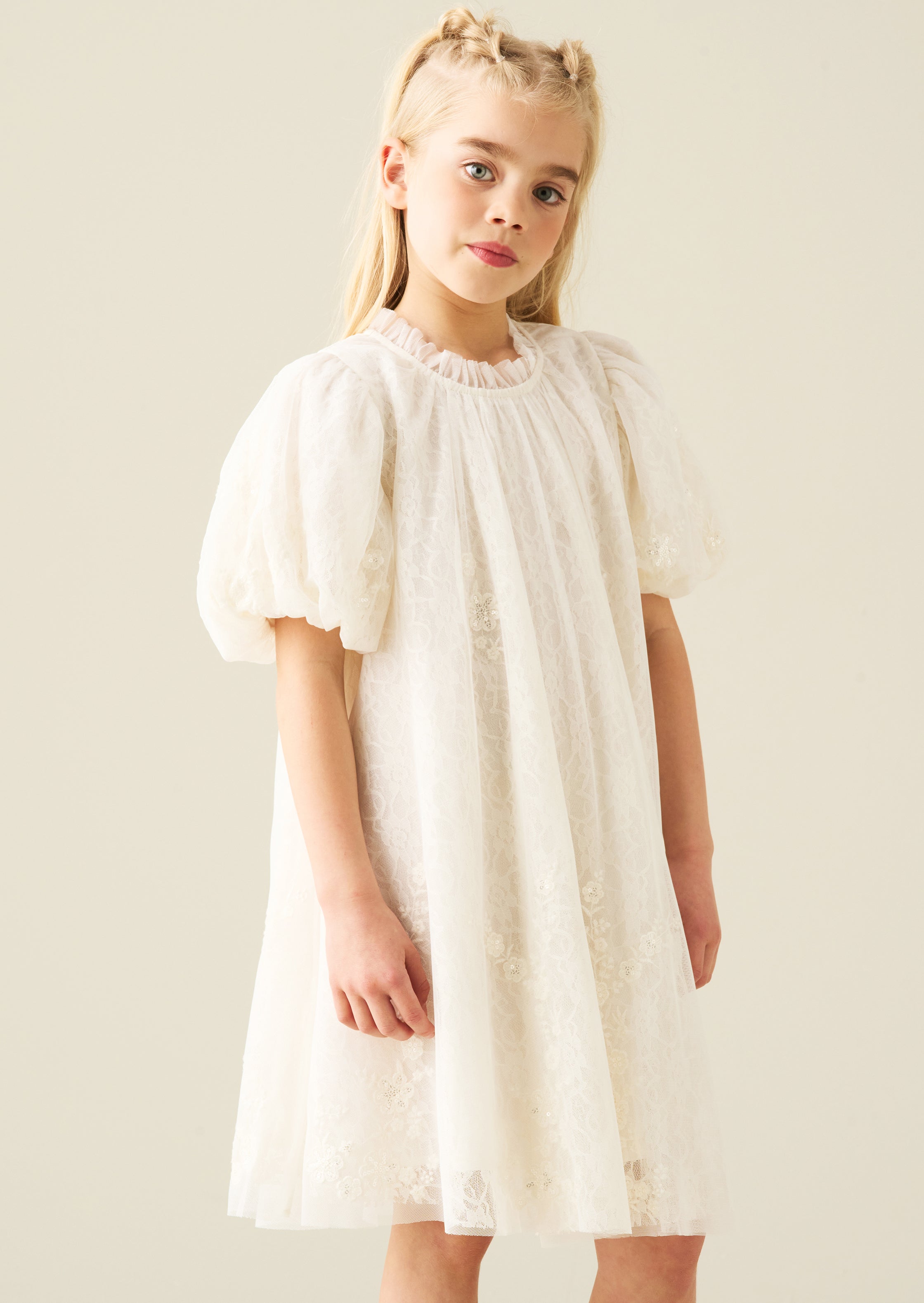 Robe en résille brodée Marcella