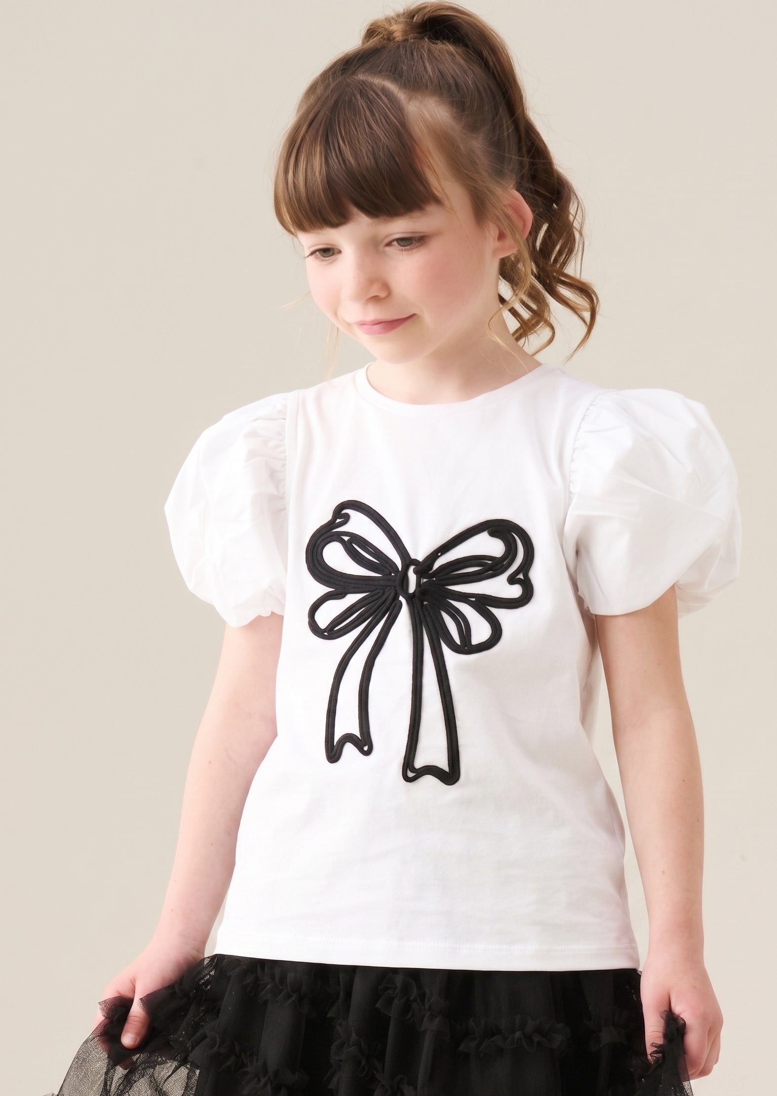 Aofie T-Shirt mit Schleifenverzierung