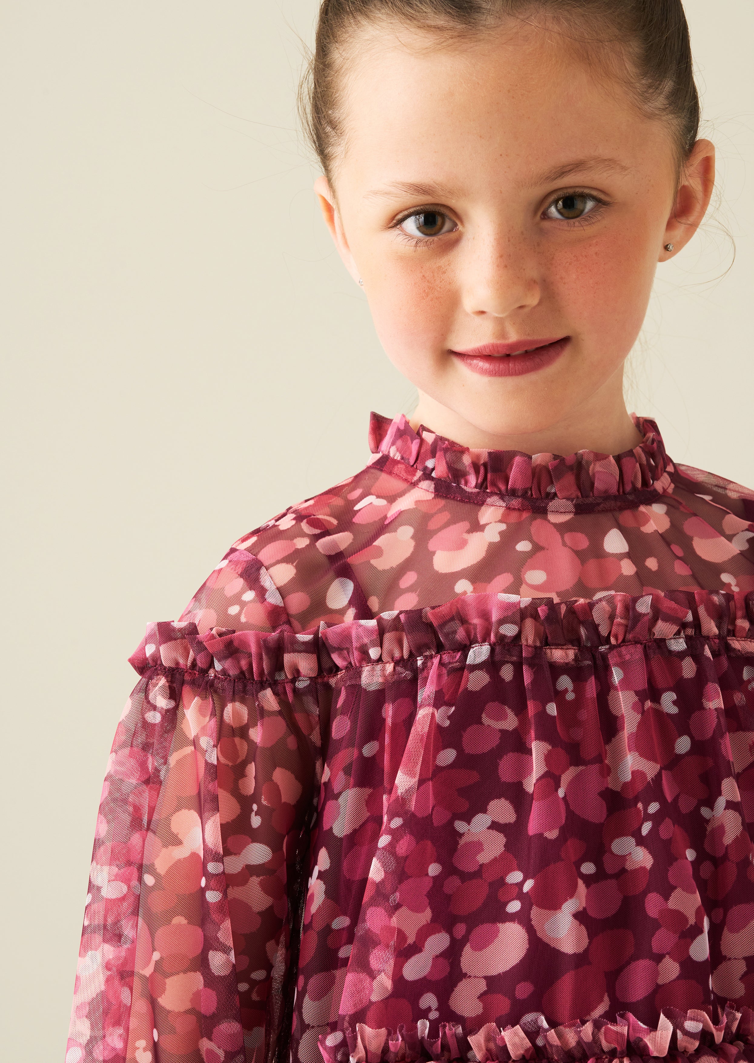 Cara gestuftes Mesh-Kleid