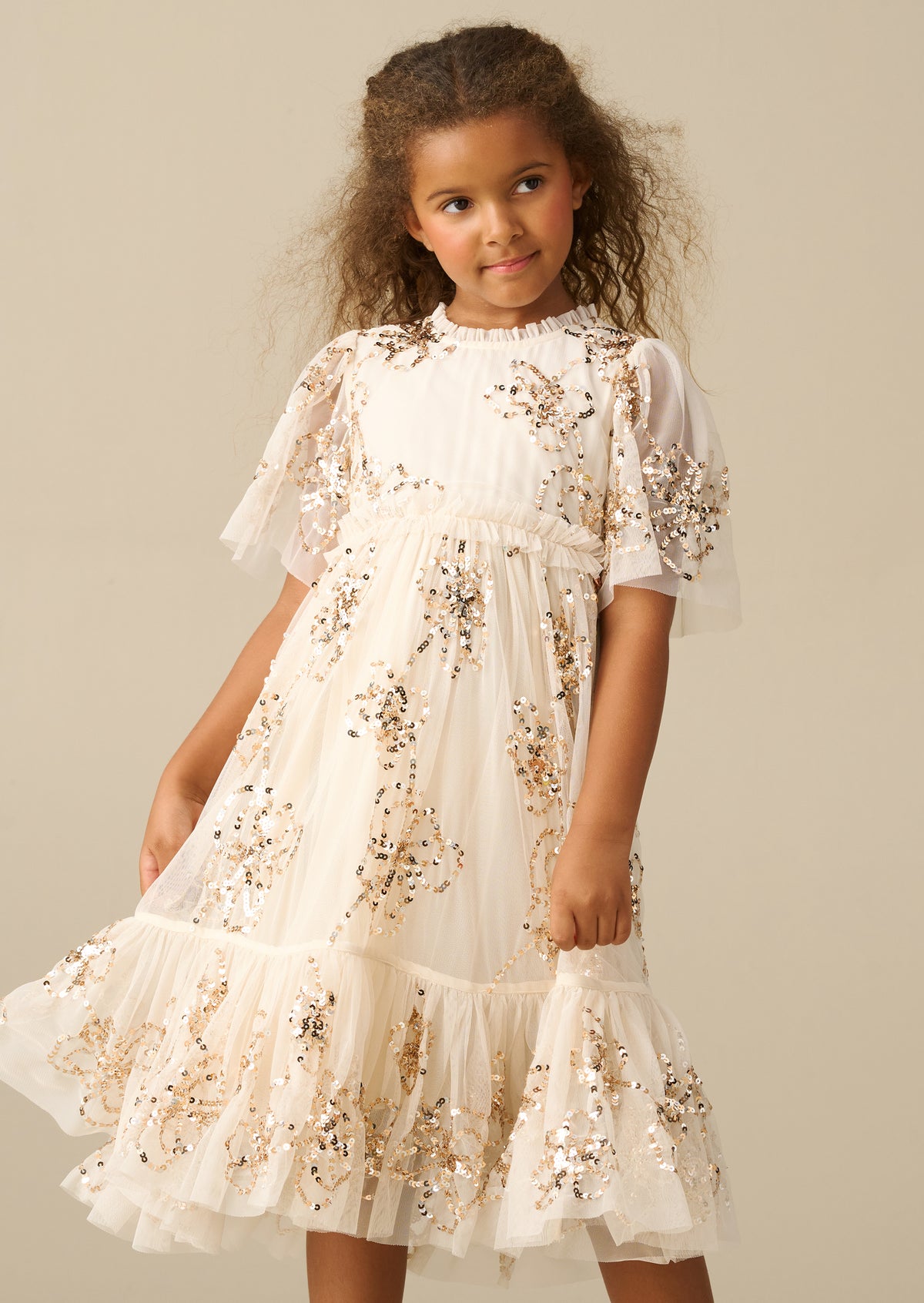 Delta-Kleid aus Mesh mit Paillettenblumen