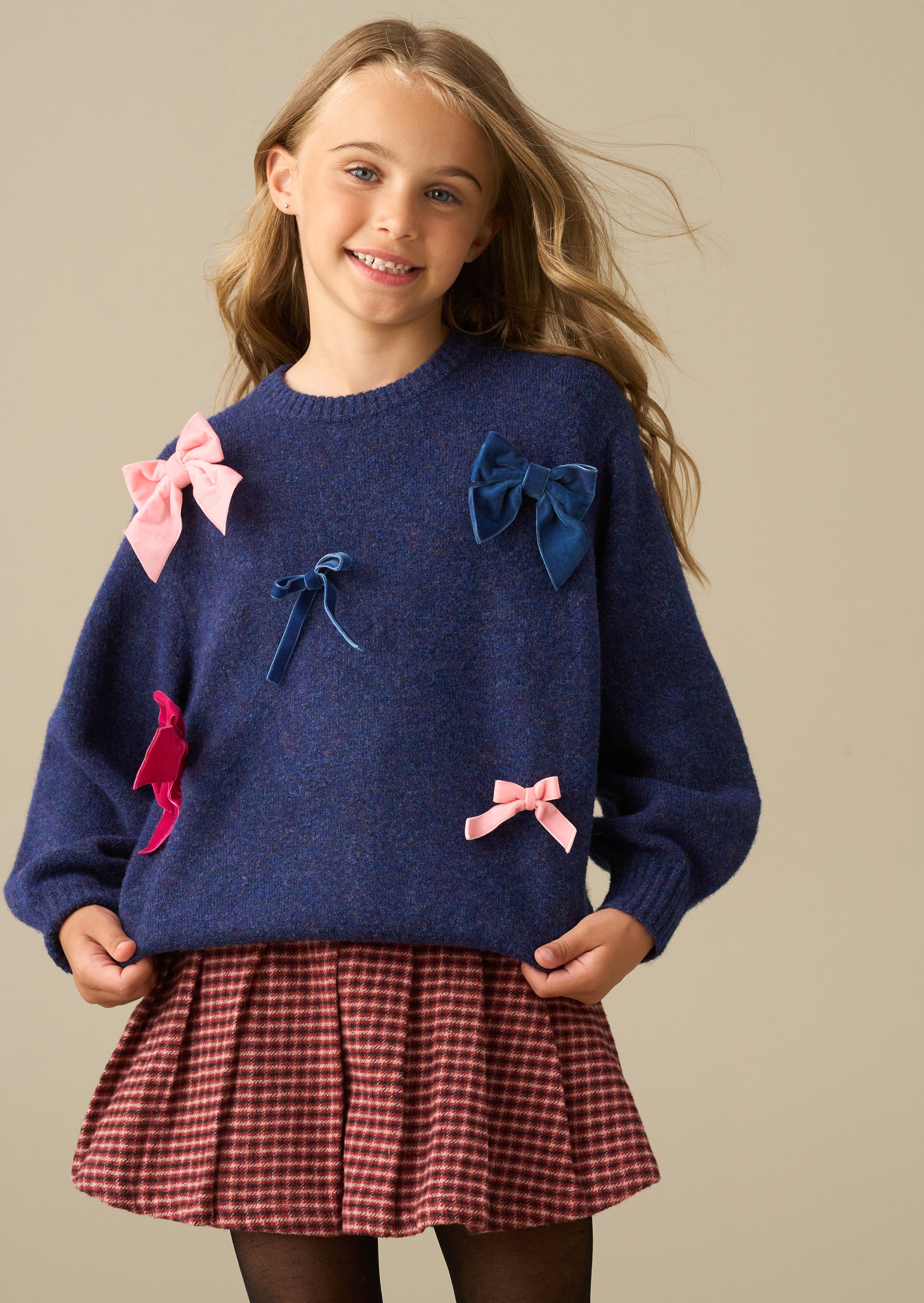 Freya blauer Strickpullover mit durchgehendem Schleifenmuster