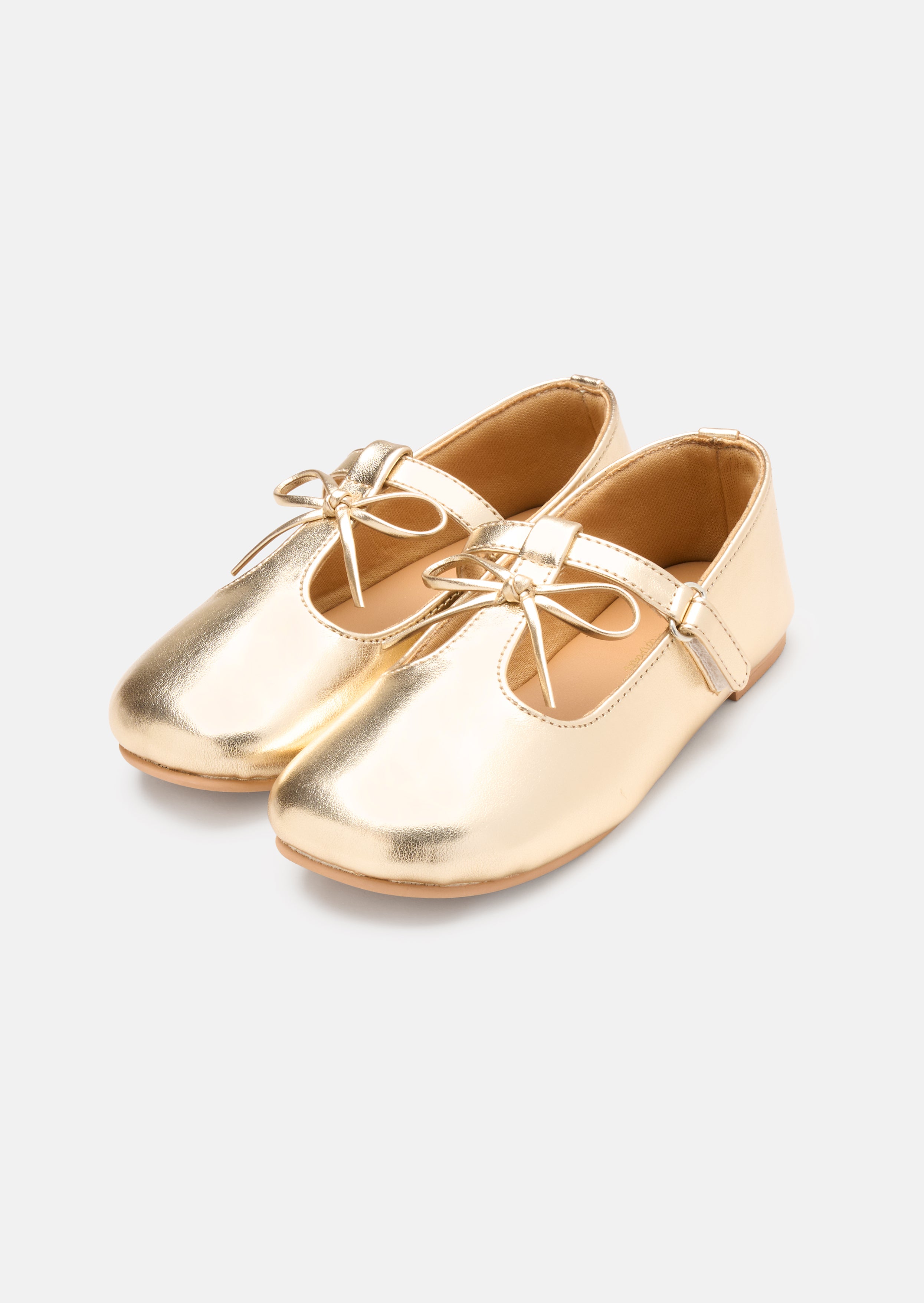Birdy-Schuh mit T-Steg geschniegelt
