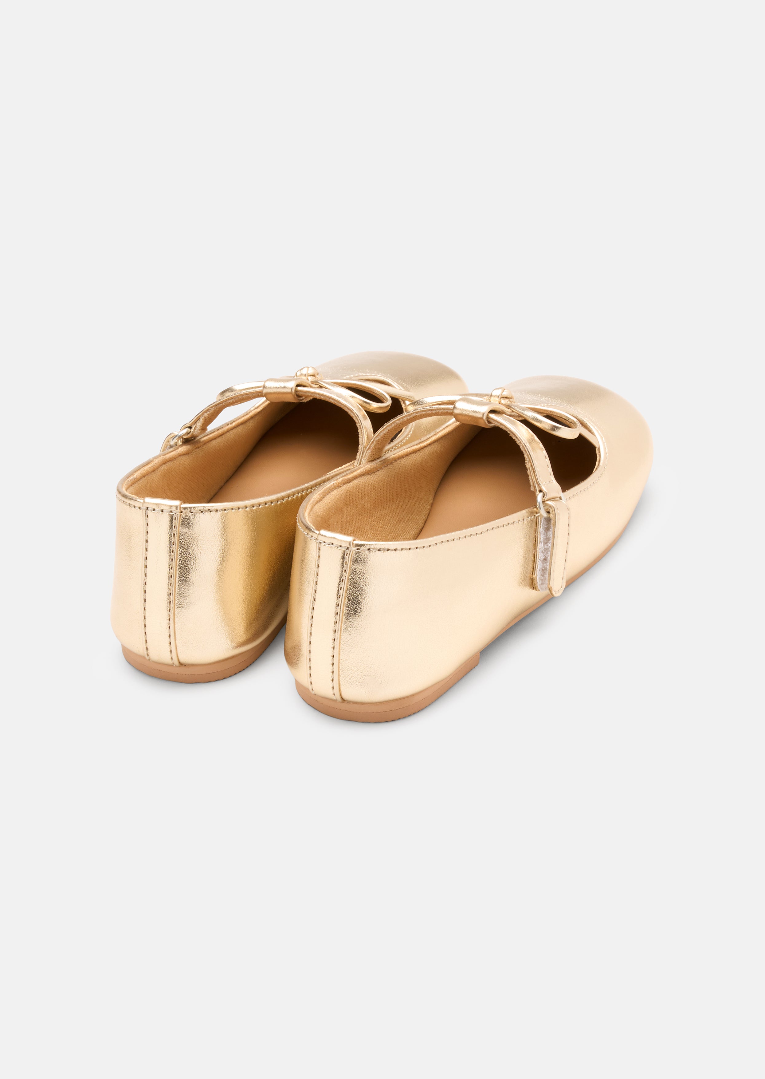 Birdy-Schuh mit T-Steg geschniegelt