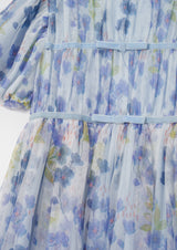 فستان مينا بطبعة زرقاء على الشبكة