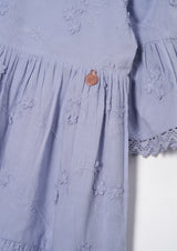 فستان ناتاليا باللون الأزرق بتصميم زهر 3D
