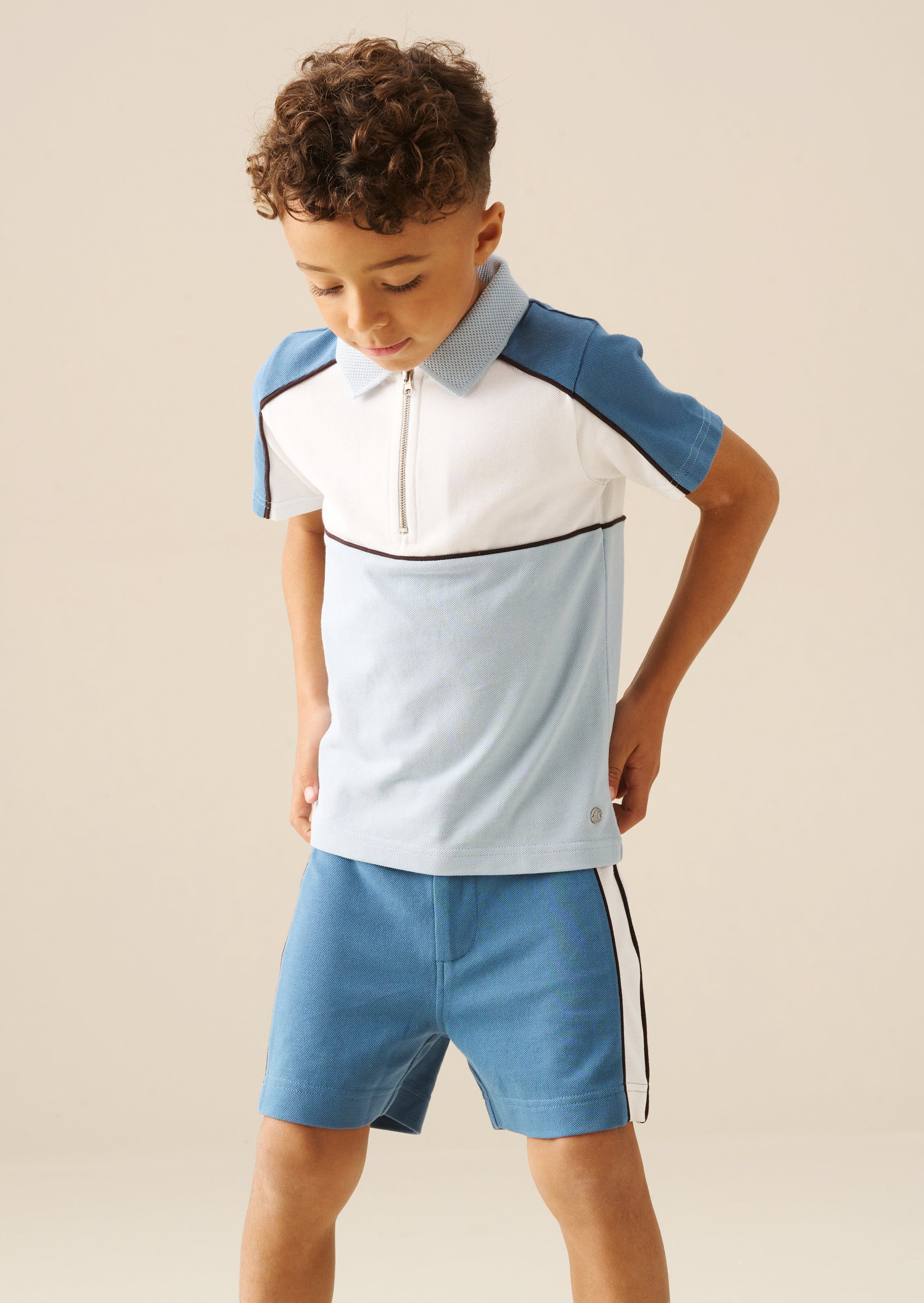 بولو بياقة بسحاب من أشر بلوكد بيكيه