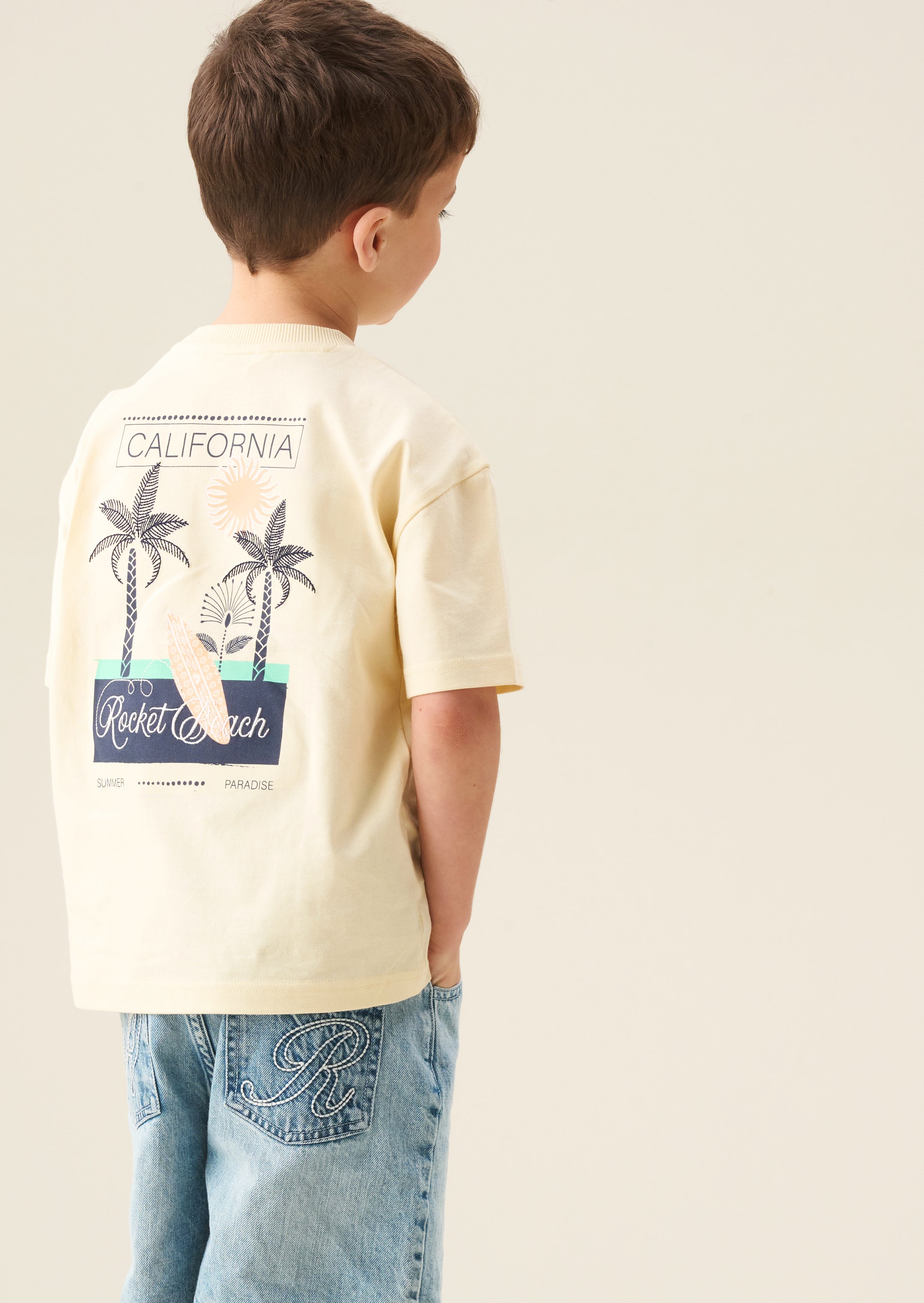 Camiseta gráfica trasera Remi Palm Scene