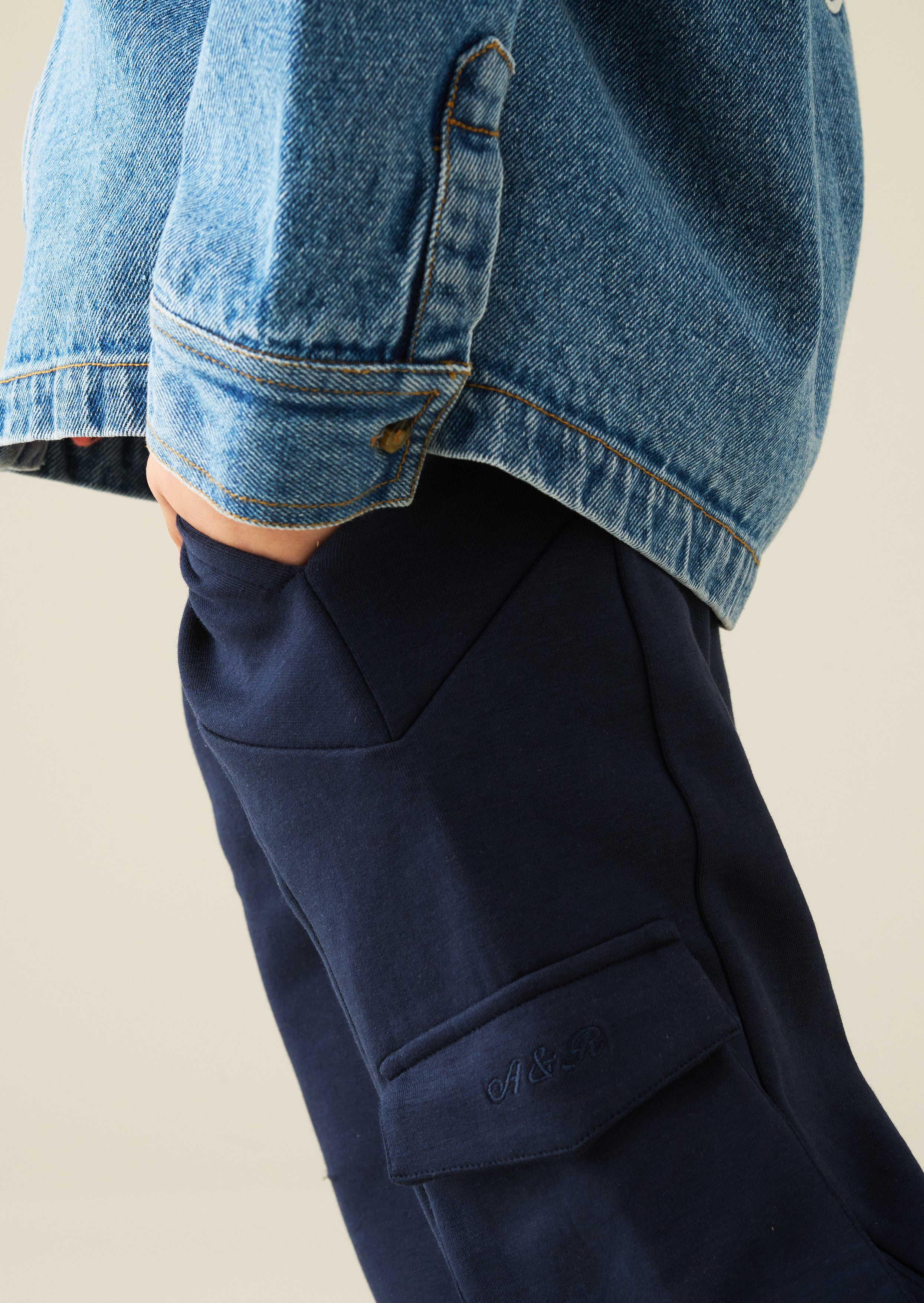 Pantalón Jogger Frank Navy con Paneles