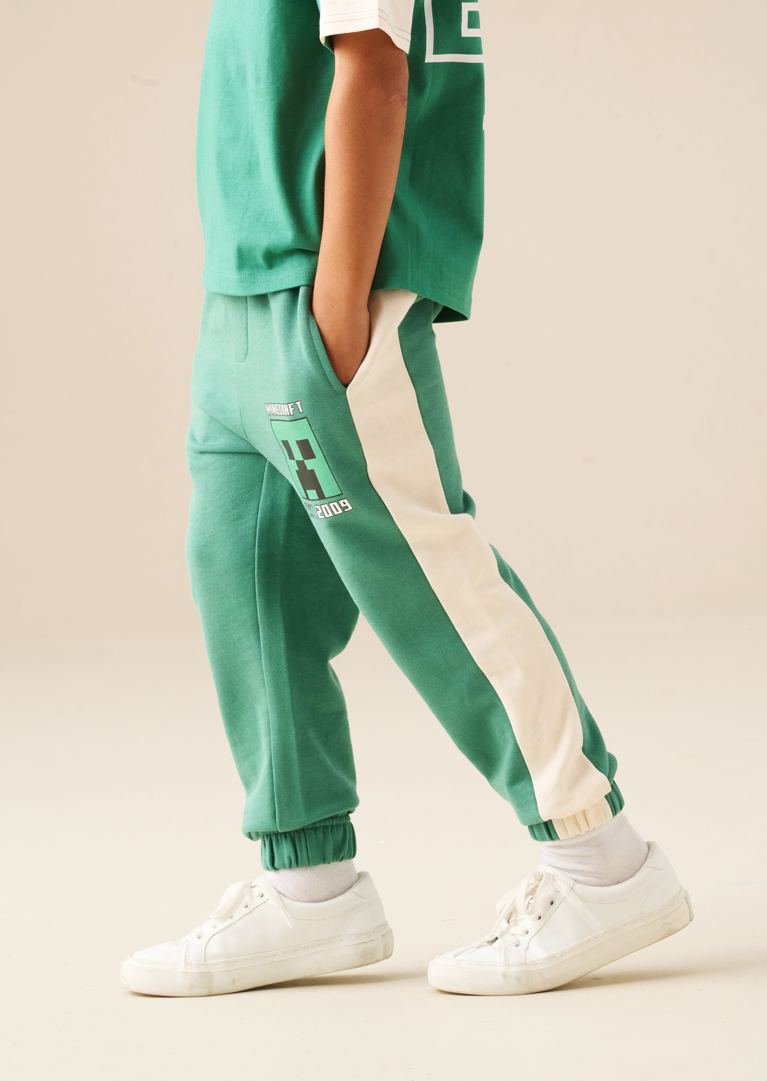 Spodnie dresowe Minecraft z bocznym paskiem