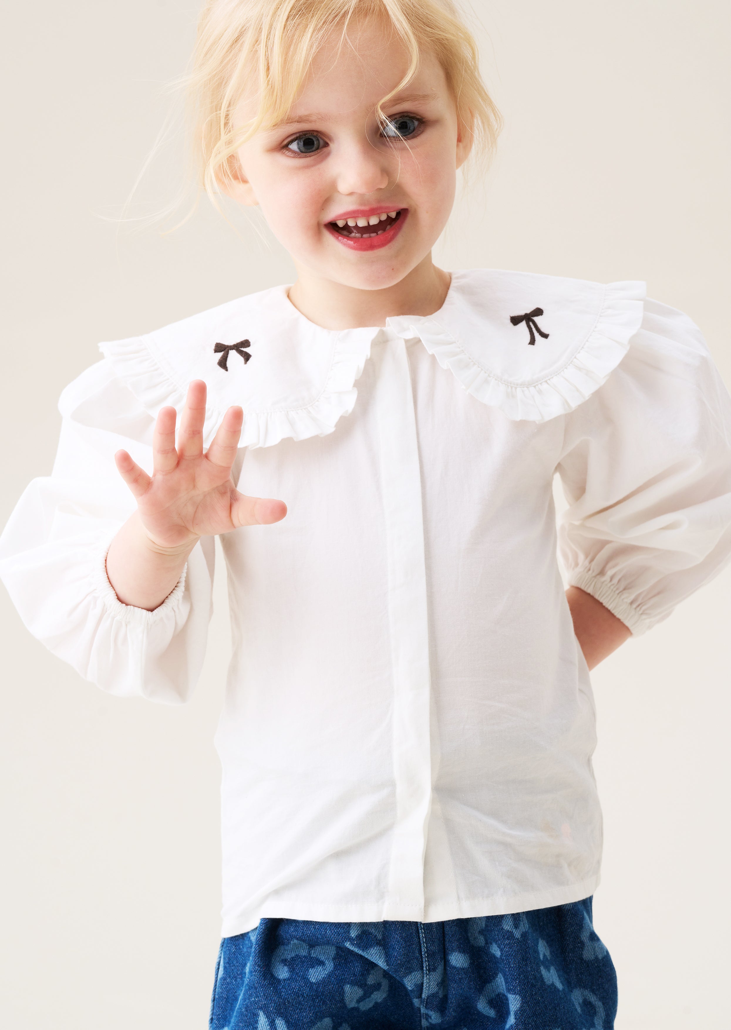 Blouse Afina à col brodé