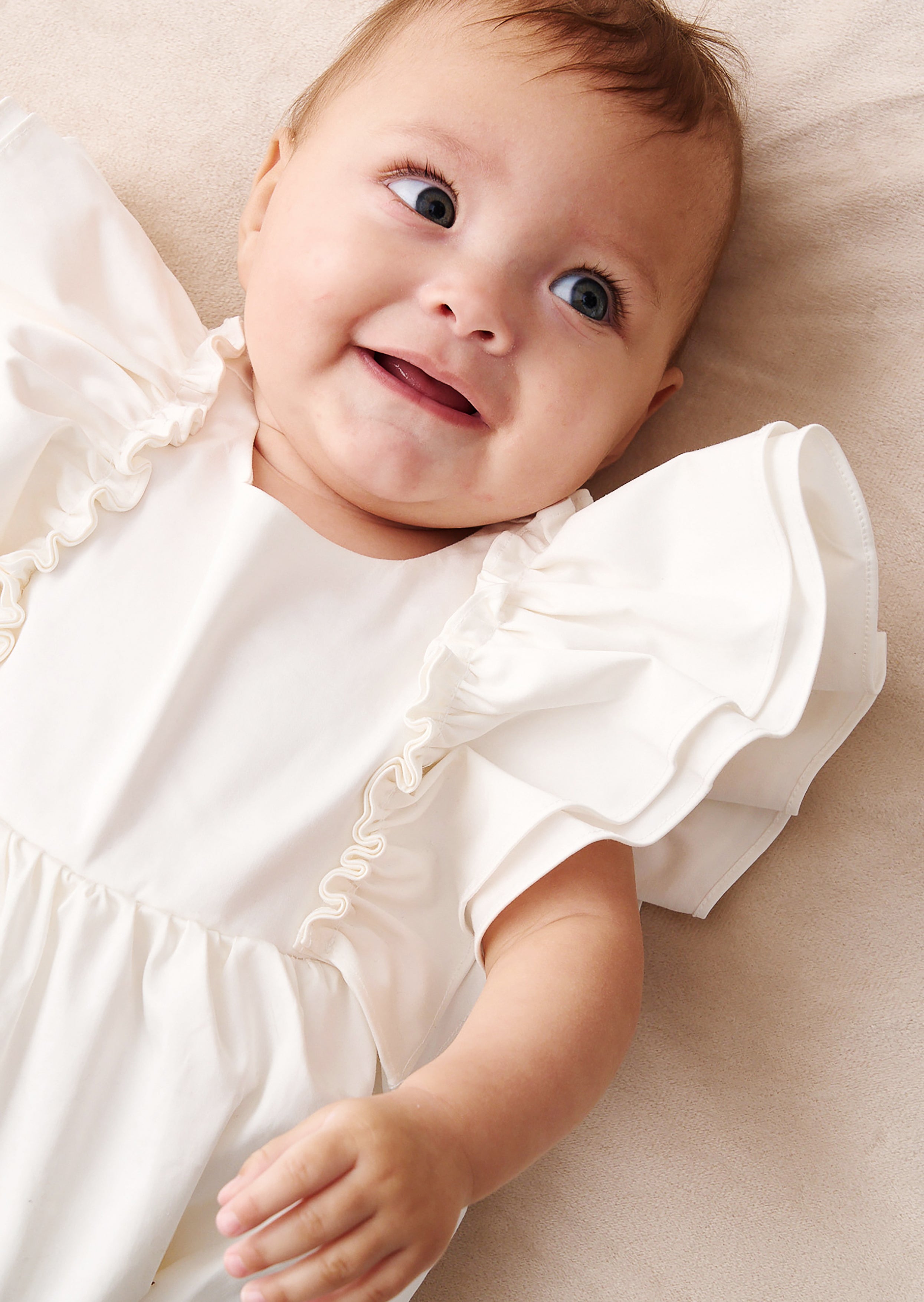 Tutina Lily White a maniche doppie con volant