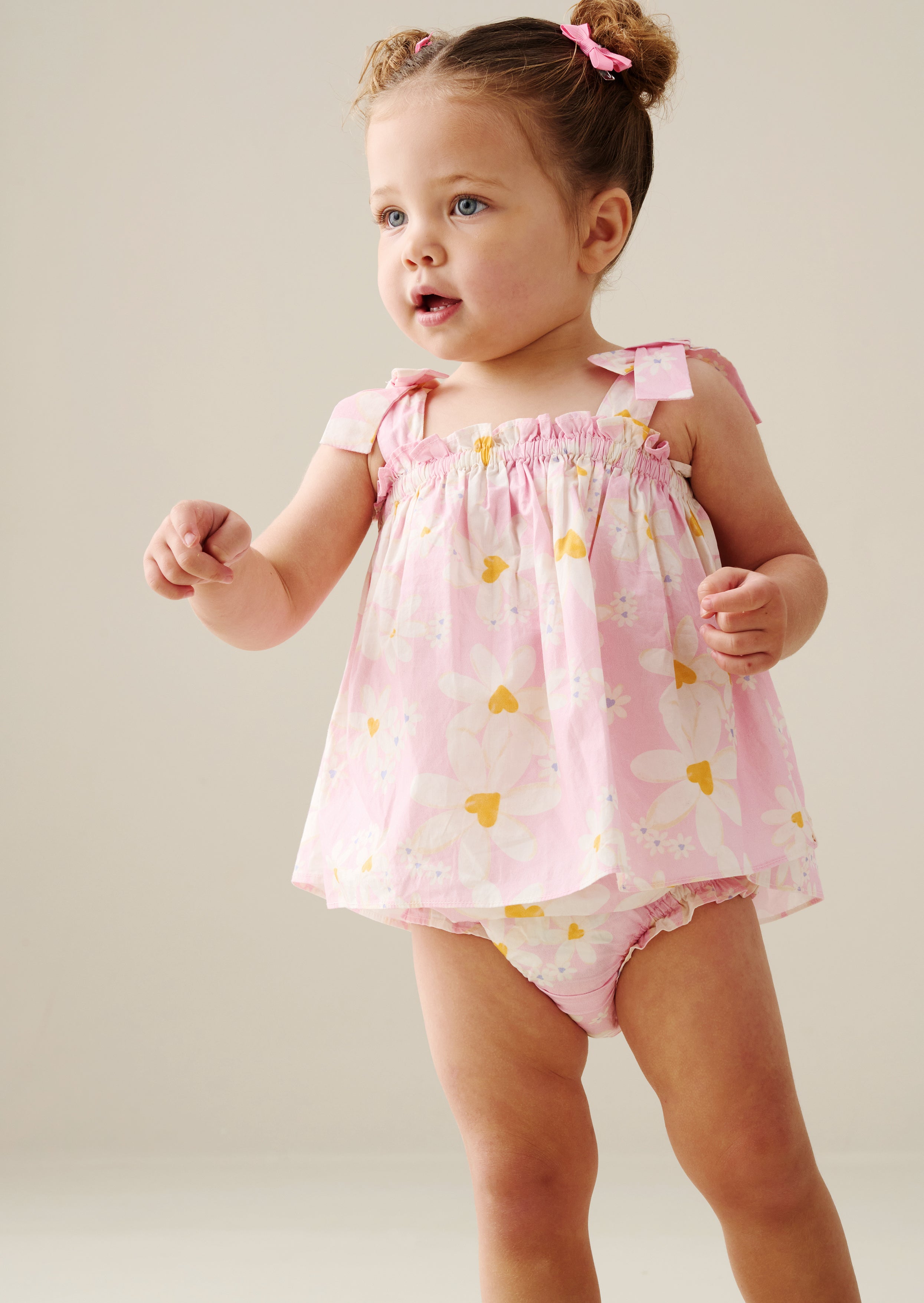 تونيك كتف بطباعة ميني ديزي مع فيونكة وبنطلون قصير