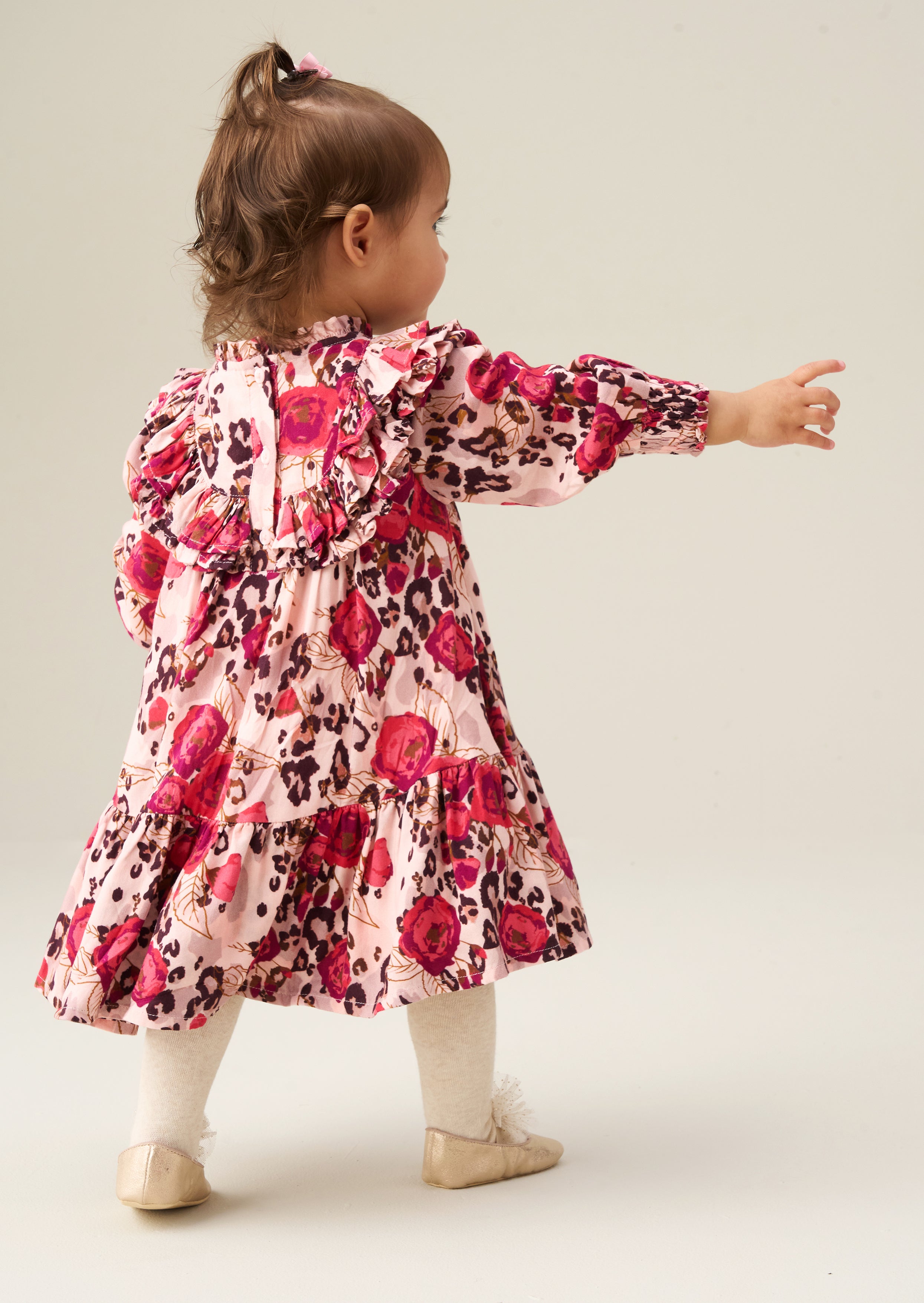 Vestido Lyra con estampado de rosas y animales