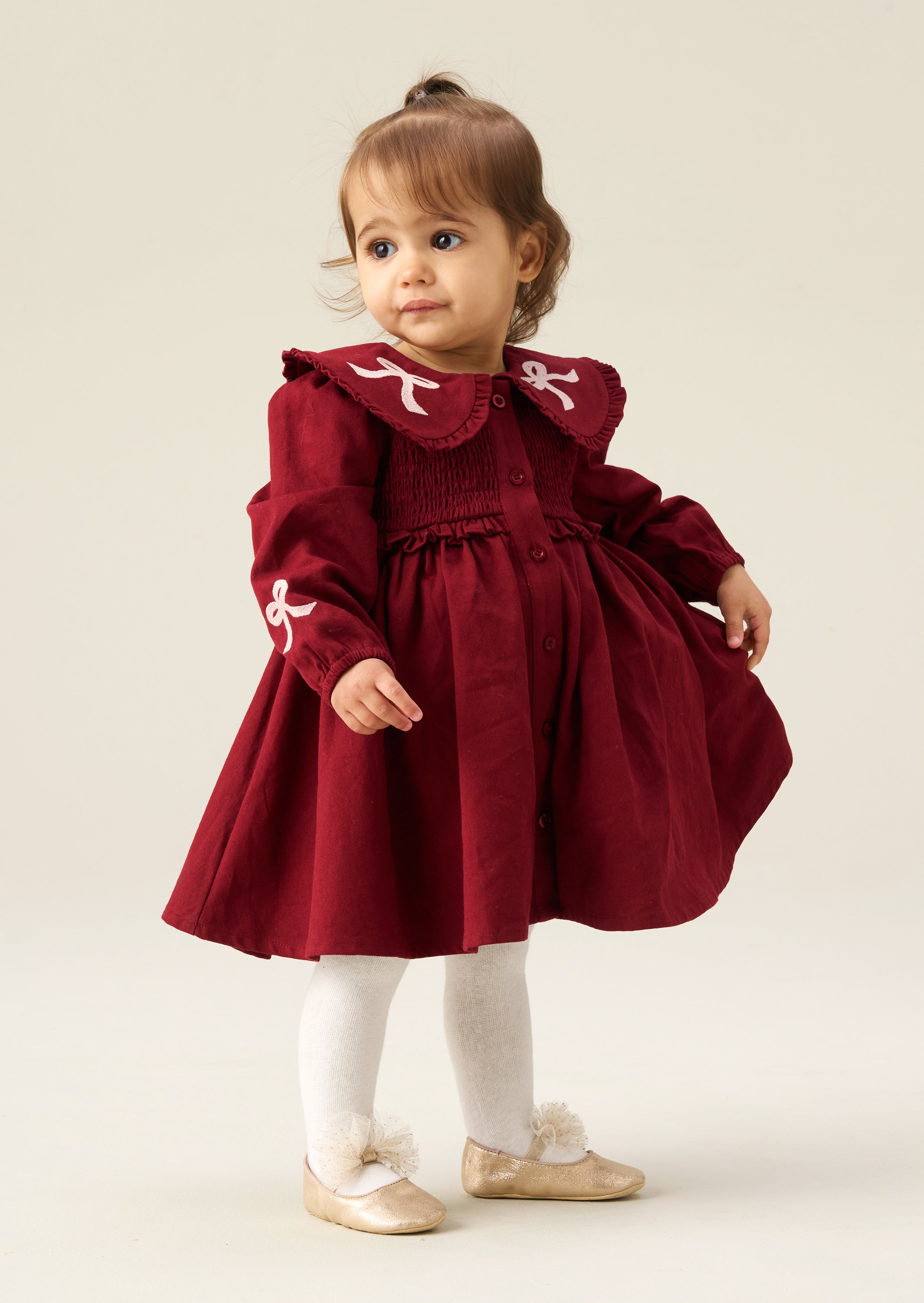 Edie Smock Kleid mit Kragen und Passe