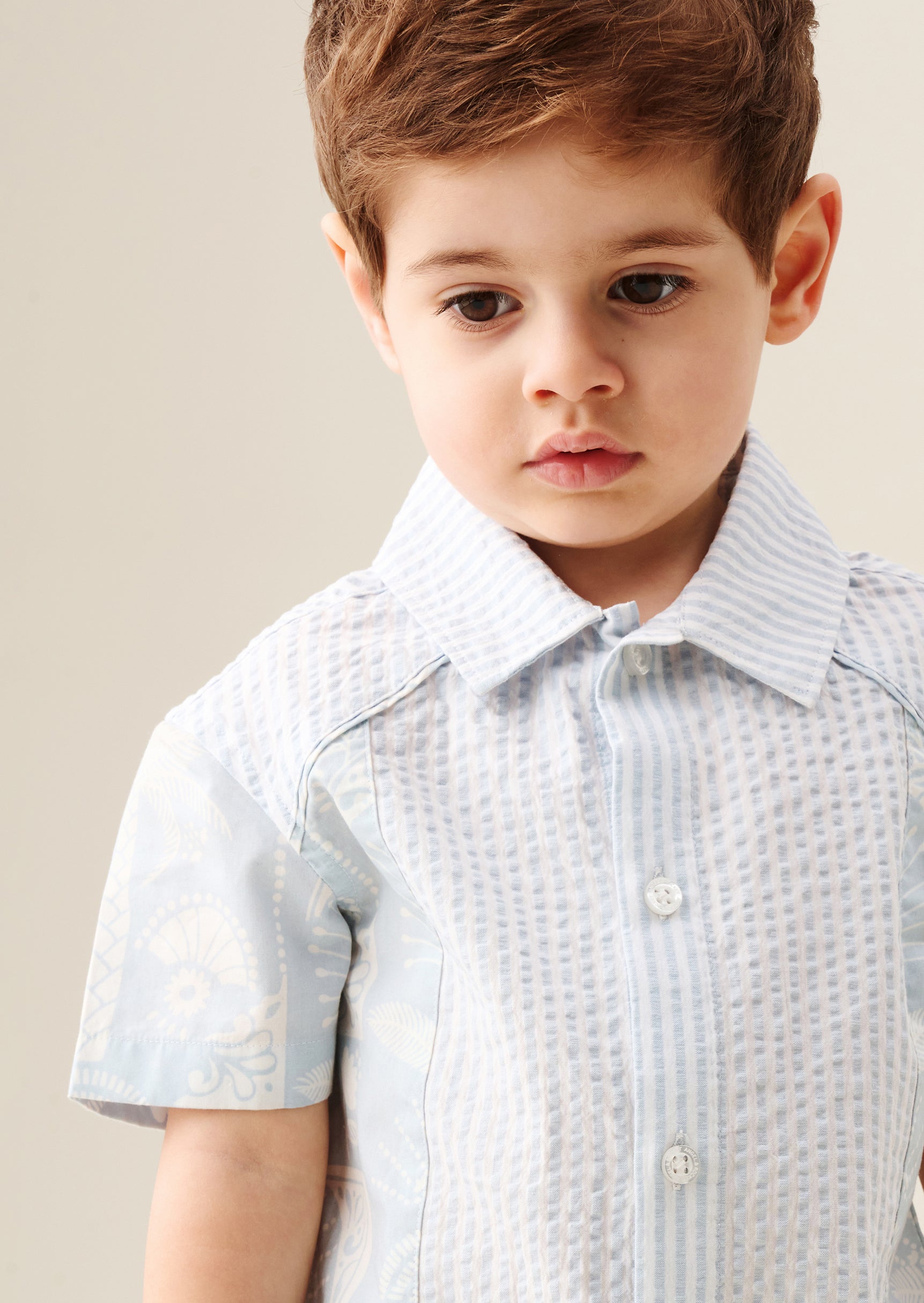 חולצת פסים עם הדפס דקל של ריגן, תפירה וחתיכה