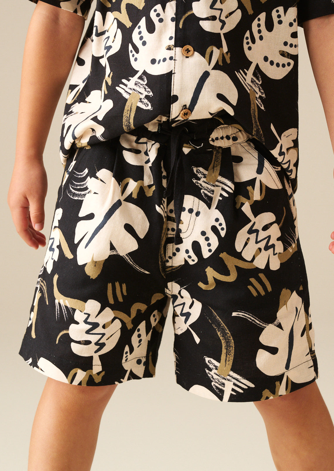 ورقة نخيل فين قصيرة