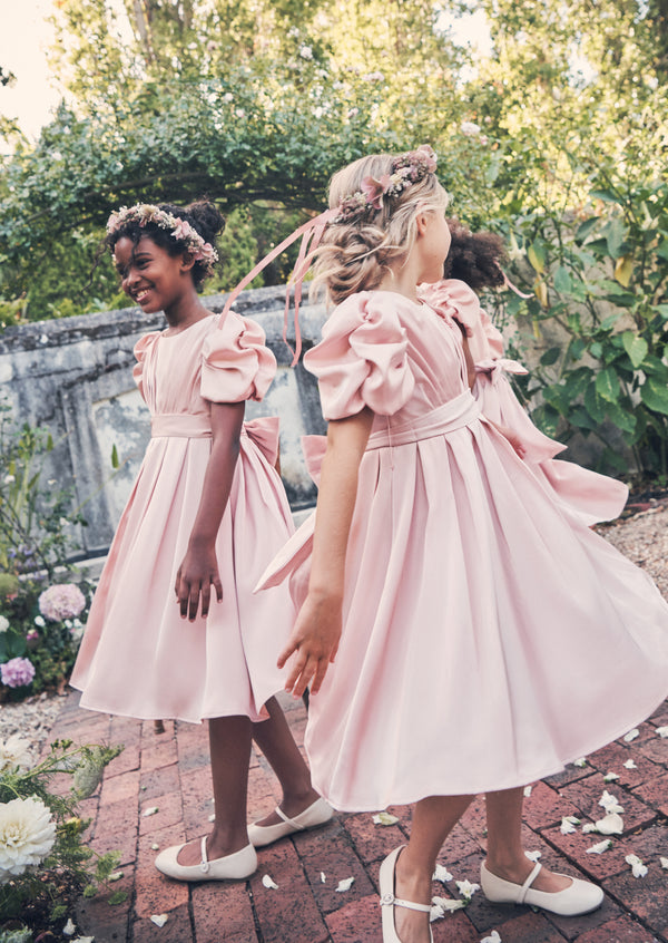 Flower girl trends - statement sleeves